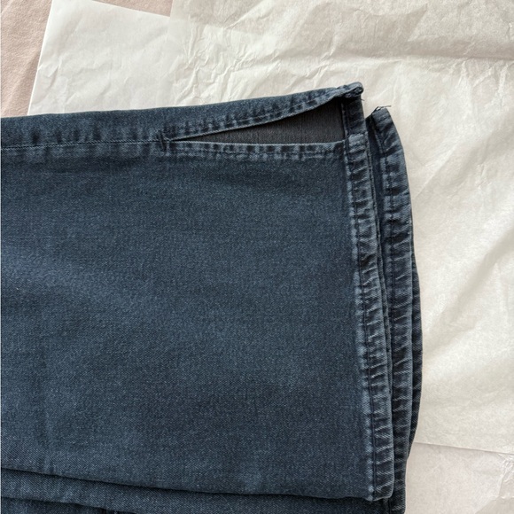 Calvin Klein high rise jeans with wide leg. - Picture 4 of 7